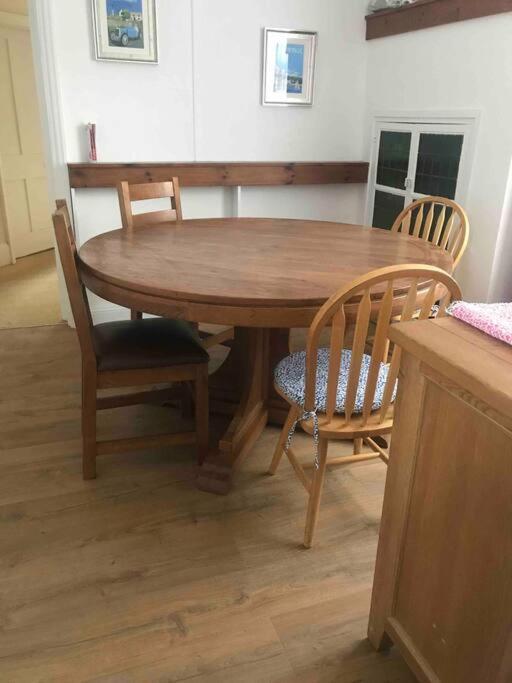 Brook Lodge Garden Flat 스와니지 외부 사진