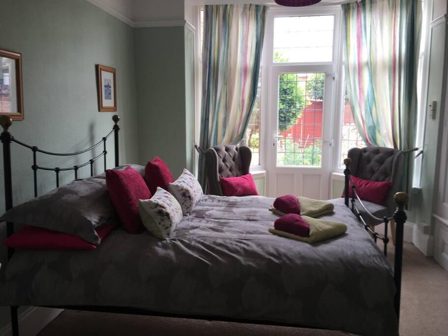 Brook Lodge Garden Flat 스와니지 외부 사진