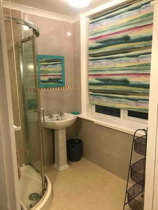 Brook Lodge Garden Flat 스와니지 외부 사진